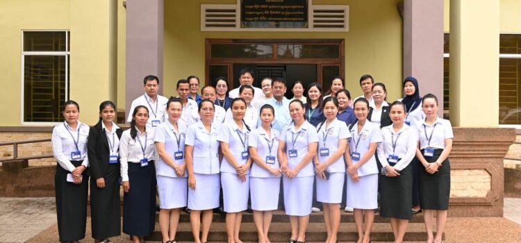 ការបើកកិច្ចប្រជុំគណៈកម្មាធិការរៀបចំការប្រឡងបញ្ចប់ការសិក្សាផ្ទៃក្នុងលើកទី១របស់និស្សិតបរិញ្ញបត្រគិលានុបដ្ឋាក-ឆ្មប (ជំនាន់ទី២៣) ក្រោមអធិបតីភាព លោកសាស្រ្តាចារ្យជំនួយ ប៉ែន ម៉ារឌី នាយកសាលាមធ្យមសិក្សាសុខាភិបាលភូមិភាគកំពង់ចាម